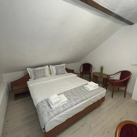 Cascada Lotrisor Lodge Calimanesti